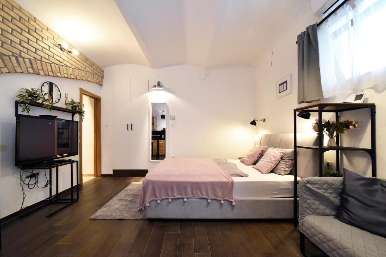 Manuela Varsavska Studio Apartments Ζάγκρεμπ Εξωτερικό φωτογραφία