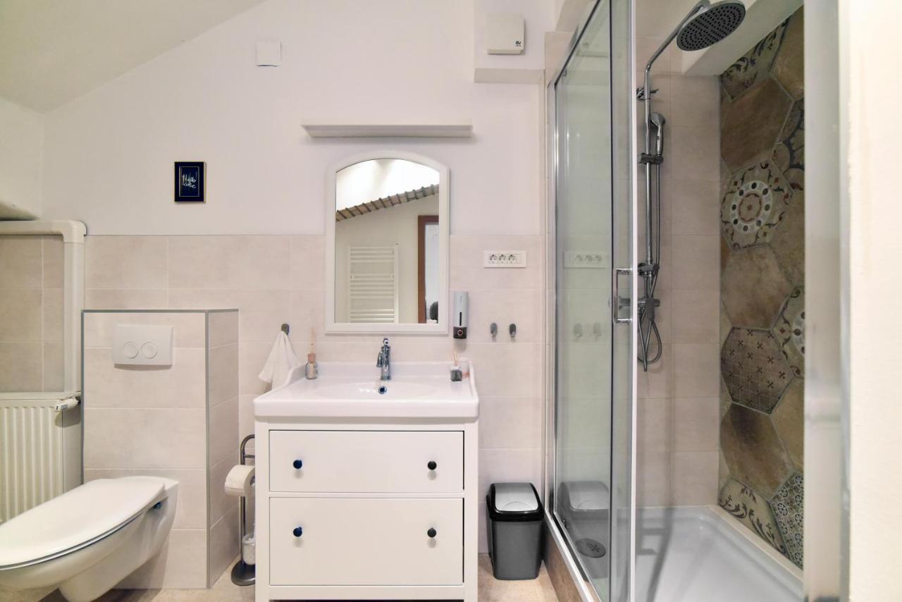 Manuela Varsavska Studio Apartments Ζάγκρεμπ Εξωτερικό φωτογραφία