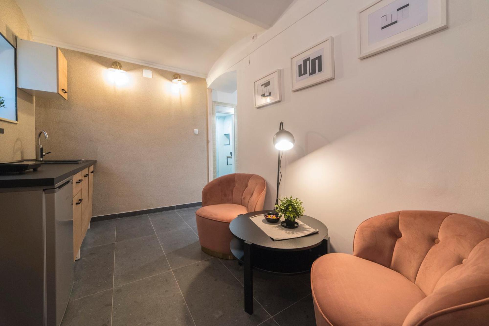 Manuela Varsavska Studio Apartments Ζάγκρεμπ Εξωτερικό φωτογραφία