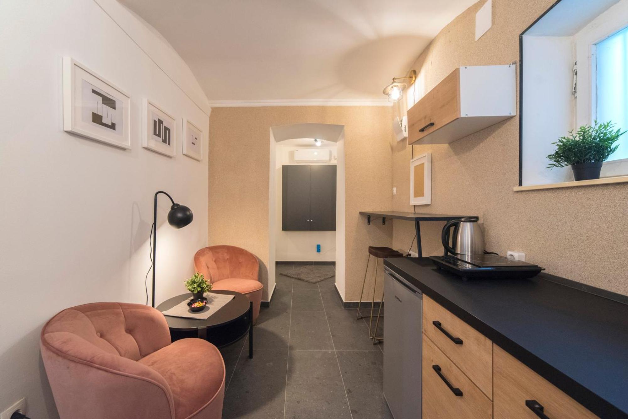Manuela Varsavska Studio Apartments Ζάγκρεμπ Εξωτερικό φωτογραφία