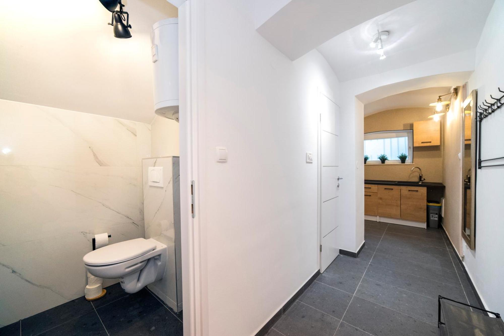 Manuela Varsavska Studio Apartments Ζάγκρεμπ Εξωτερικό φωτογραφία